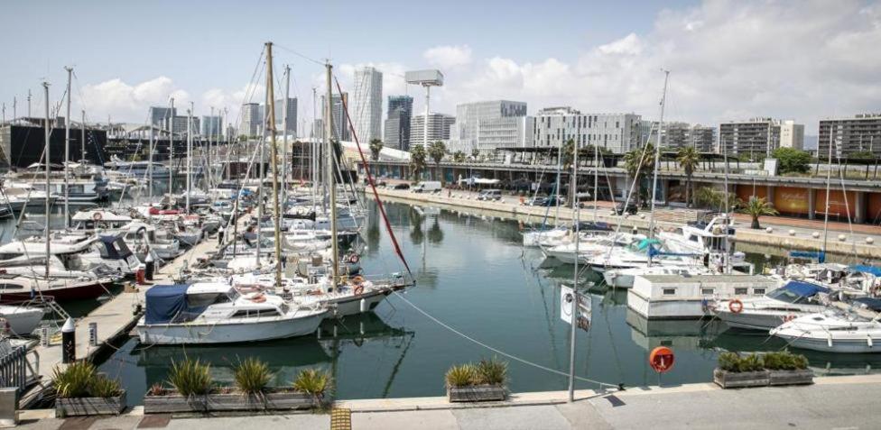 Cozy Yacht Lodge In Barcelona With Boat Tour Option Sant Adria de Besos Exterior photo