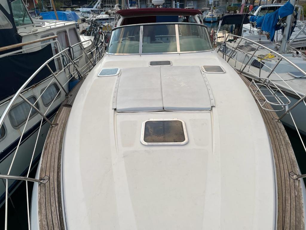Cozy Yacht Lodge In Barcelona With Boat Tour Option Sant Adria de Besos Exterior photo