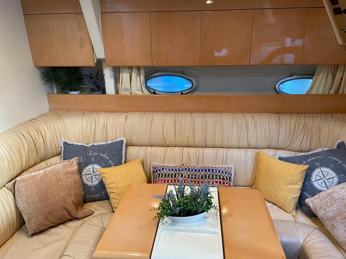 Cozy Yacht Lodge In Barcelona With Boat Tour Option Sant Adria de Besos Exterior photo