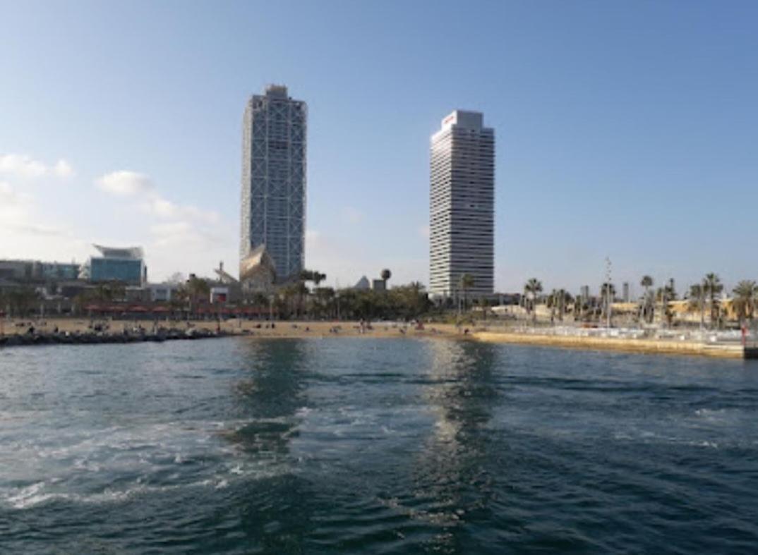 Cozy Yacht Lodge In Barcelona With Boat Tour Option Sant Adria de Besos Exterior photo